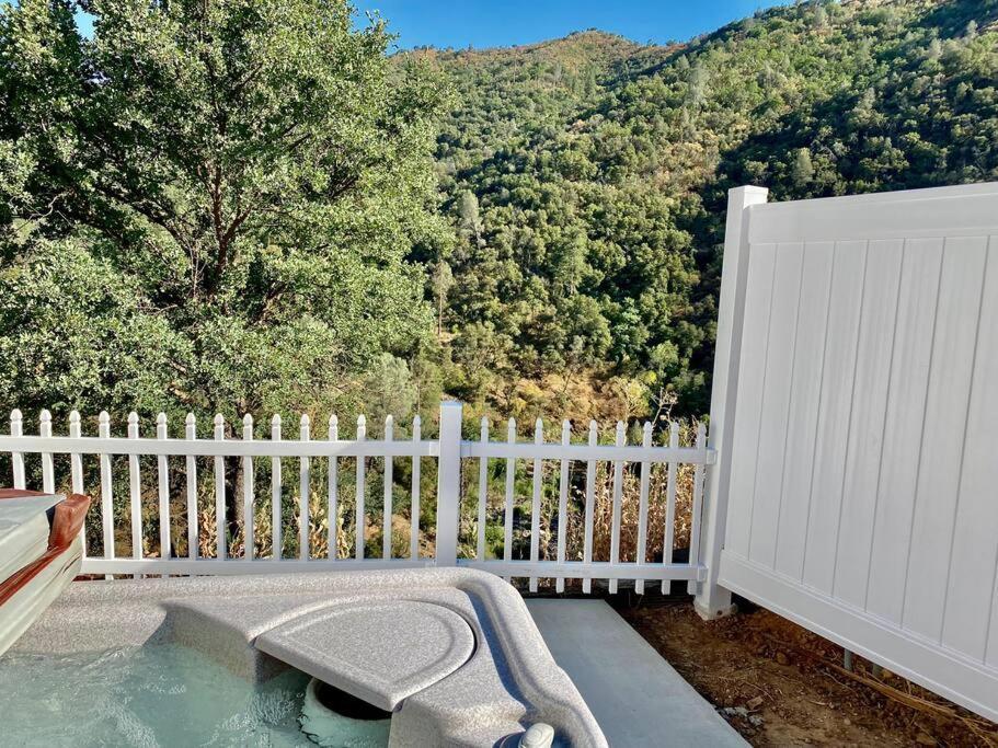 Eagle Nest River Views Hot Tub Games Sleeps 6 Авани Экстерьер фото